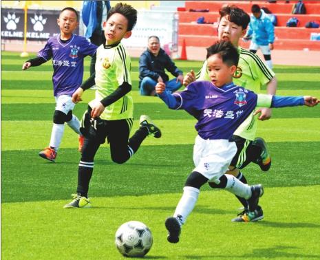 图片报：阿德耶米因换下场时发火被多特罚款9万欧元
